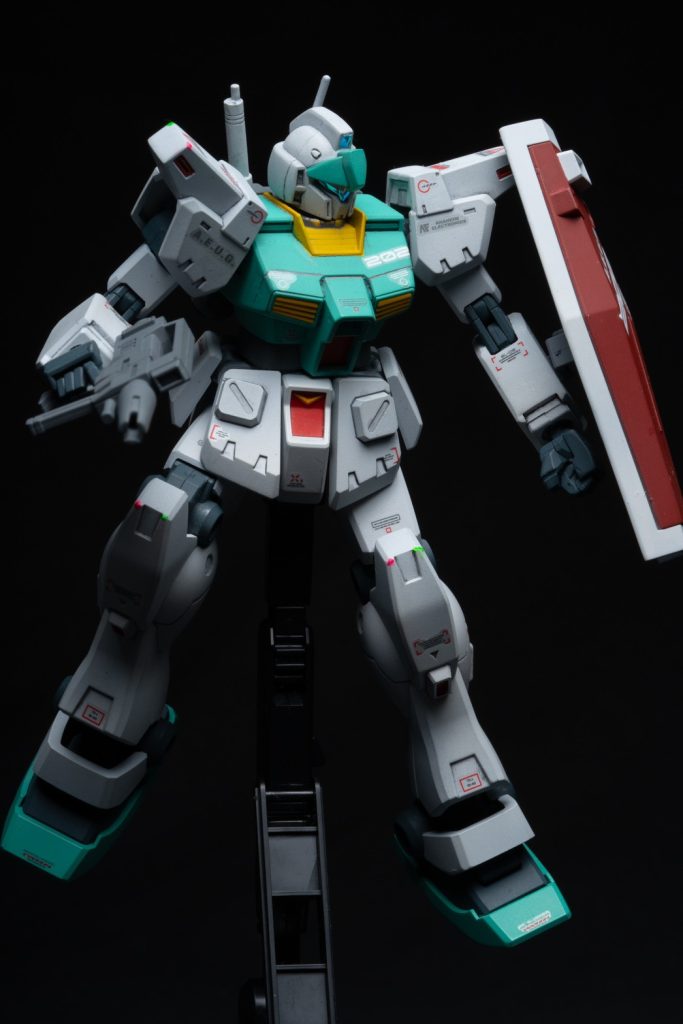 装備がGM2と共通の組み合わせになっていますが劇中はジムライフルを持っている描写ですが後半からティターズの機体もガンダリウム合金を採用している事もあり実弾兵器では装甲が抜けなくなってくると思いますのでビームライフルは必須だとの思いから変更です。