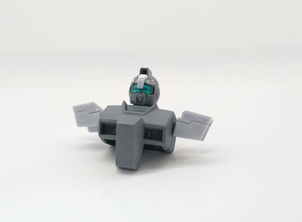 額や、肩は3Dプリンターです。