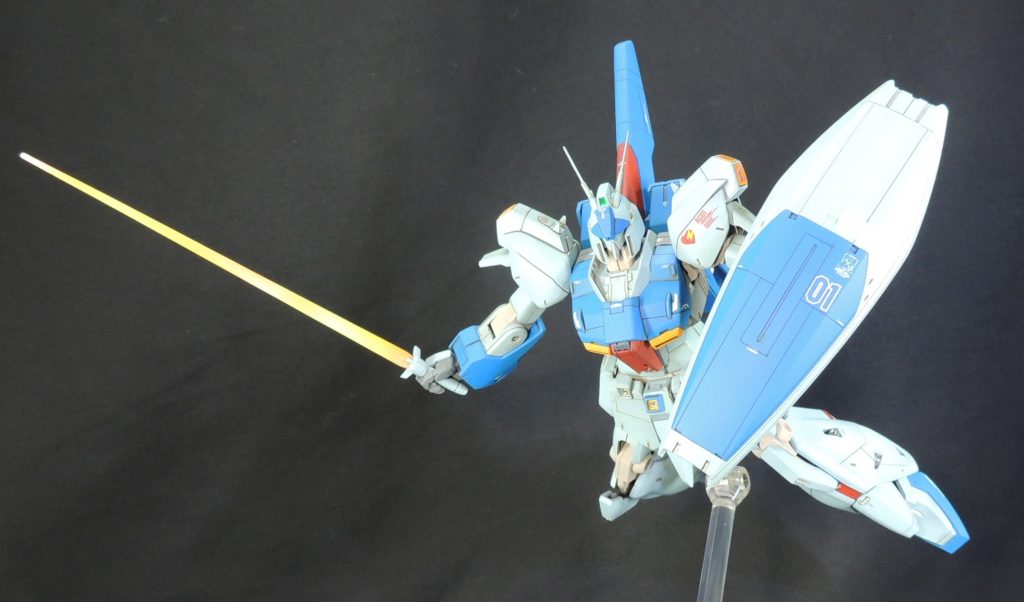 女性専用機ということで、重厚さよりも軽やかさが欲しくなり、各関節は自作のウォームグレイを使用しました。