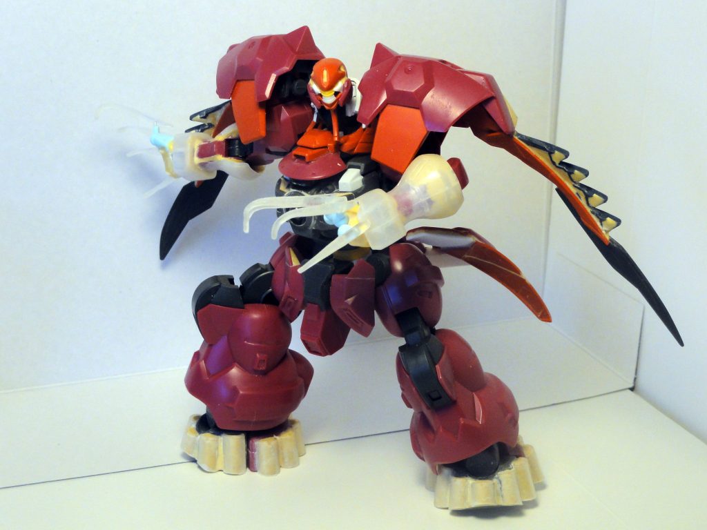 ディランザ（グエル専用機）が基本素体であるものの、結構ダリルバルデも使っています（鮮やかな赤いパーツがそれ）。あとは余剰パーツとか色々。