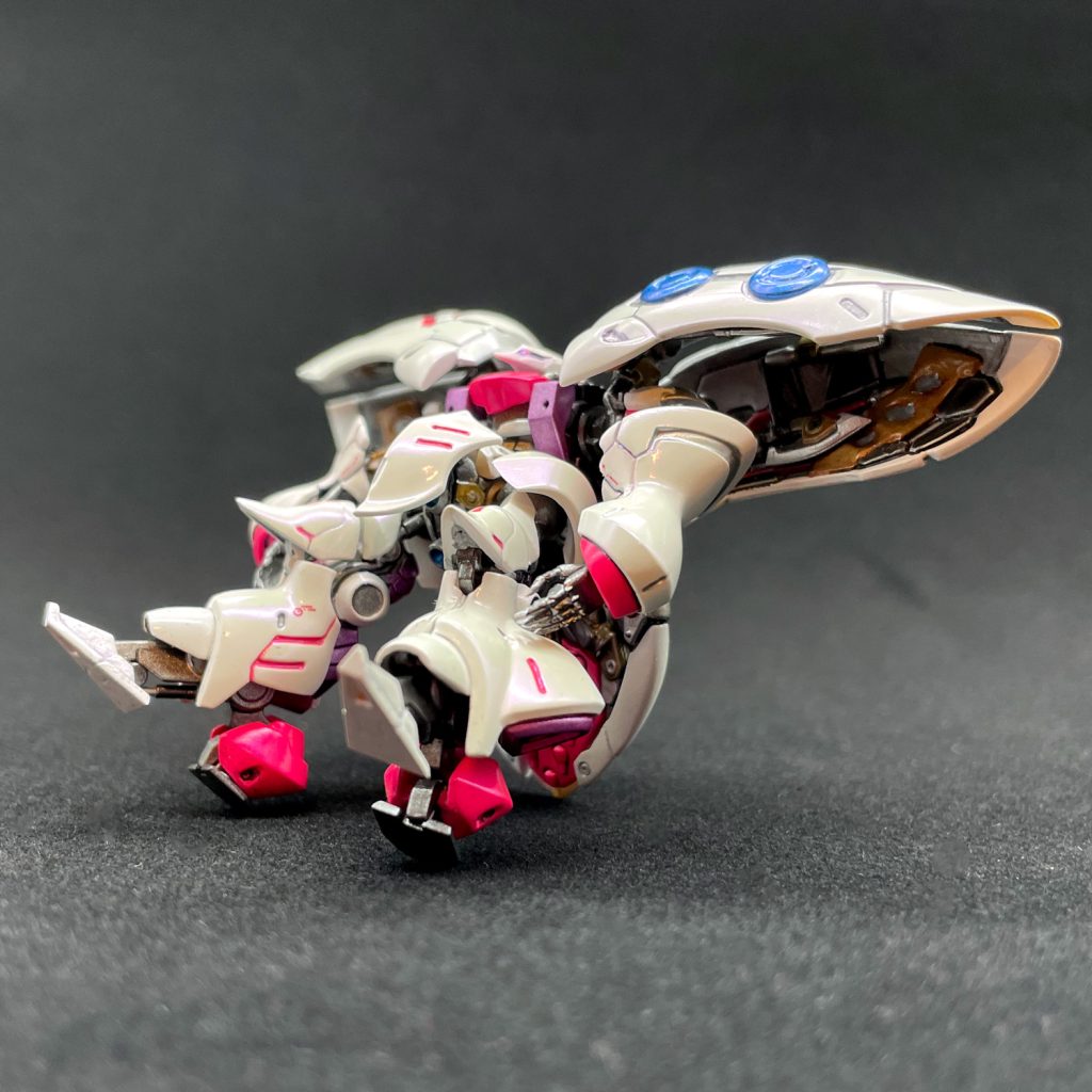 内部の塗り分けも一応していますが、あまりキレイに仕上がらなかったのでチラ見せ程度に(-_-;)