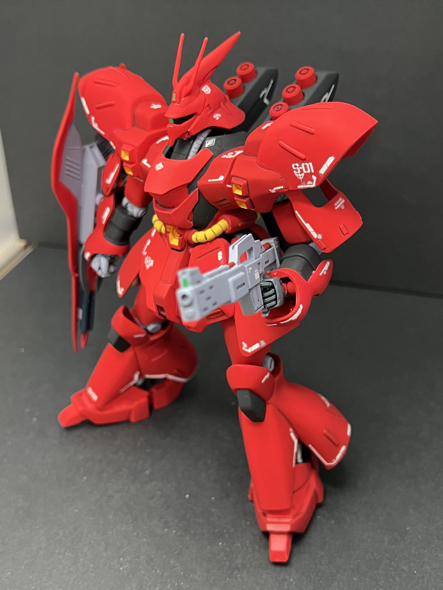 旧キット 1/144 サザビー｜@shogo_takahashiさんのガンプラ作品 