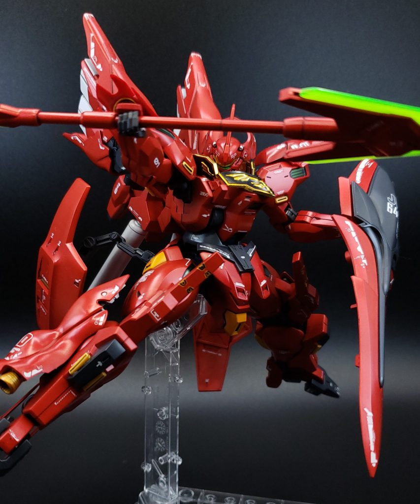 カラーレシピは本体・・・下地にシルバーサフ→プレミアムレッド武器・・・ファントムグレースーパースムースクリアーでつや消しトップコートピンクサフが切れていたので、初めて下地にシルバーを使いましたが偶然の産物でメタリック感のある理想的な赤になりました😅