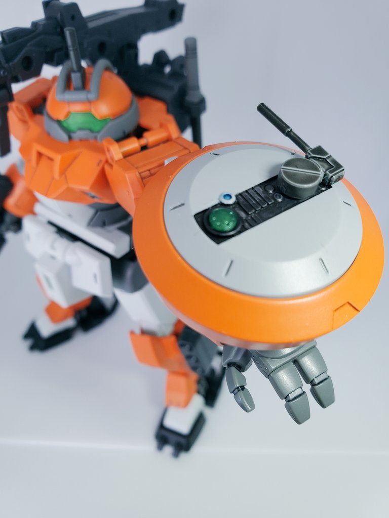 中遠距離メインのためシールドは排除し、巨大レドームを装備しました。接敵されてしまったら最悪シールドになるかも？