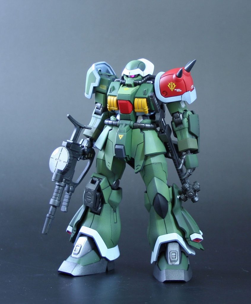 メイン武器は入手性・メンテナンス性の高さからザクマシンガンを採用。