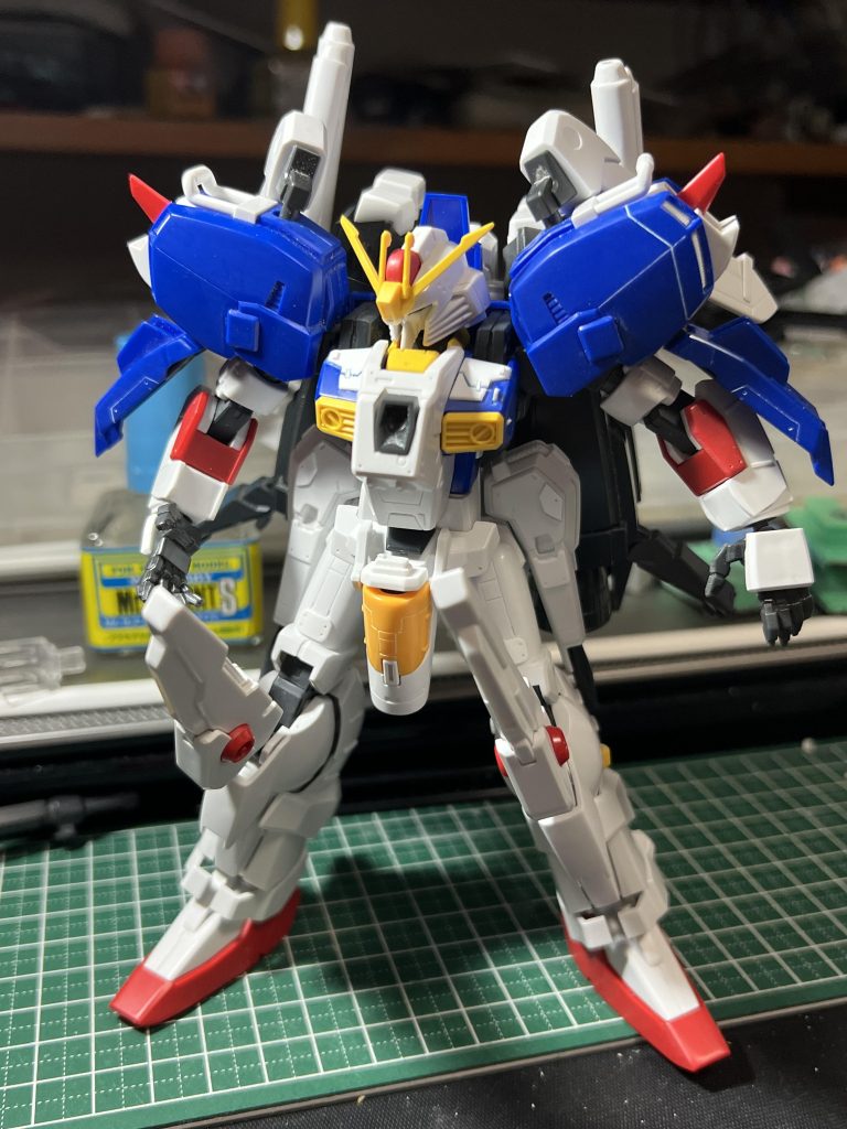 各所にプラ板追加やスジボリを入れてます