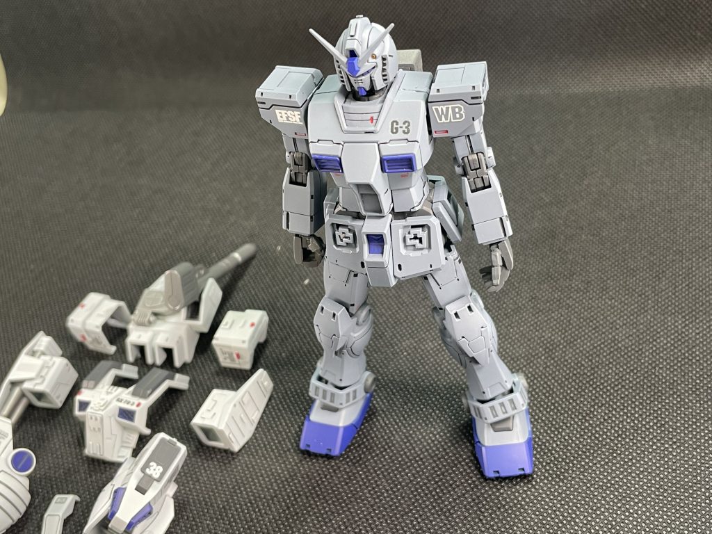 G-3ガンダムのフルアーマー化ということでカラーリングをガラッと変えて白で統一してみました。そもそもG-3をフルアーマー化する必要があるのかとも思いますが…まぁなかなかエース機っぽくなったのでよしとします笑