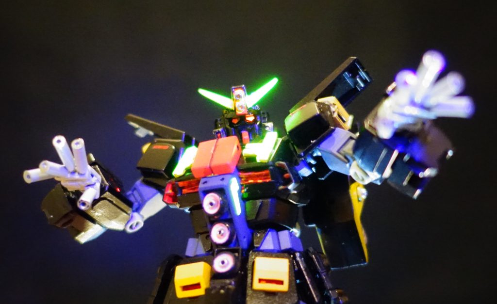 ●雨後の筍のようにどんどん現れてくるアーティファクト団の反抗に業を煮やしたネェル・ティターンズの上層部が、元ムラサメ研究所の被検体、職員、元オーガスタ研究所の研究員も極秘裏に結集させ急造させた対アーティファクト団大型殲滅兵器が、このサイコガンダムEG改。