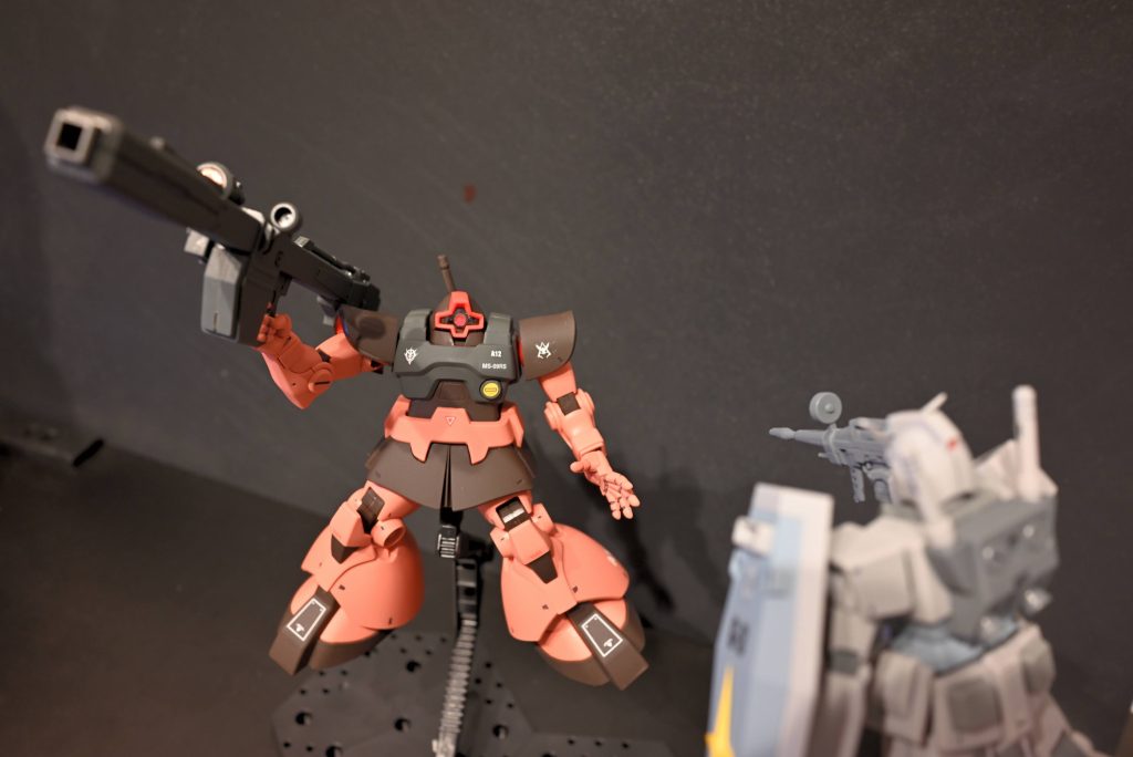 艶消しで落ち着いた赤リックドムになりました😊