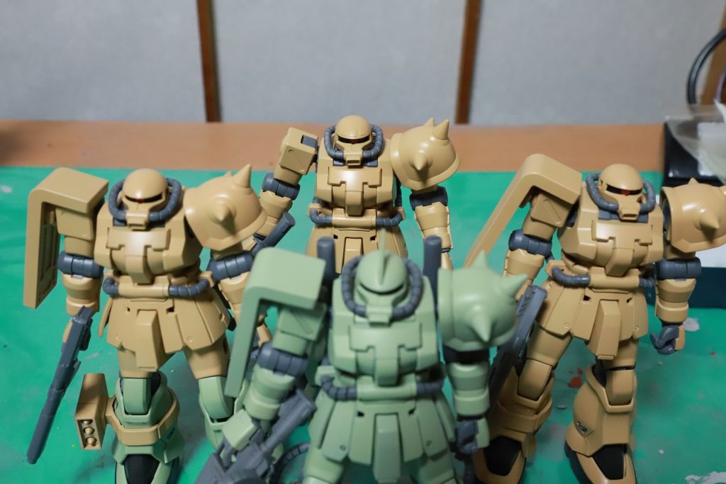 来年のザクの日には全機並べられるようにがんばります。F2ザクがあと２機足りないのです・・・