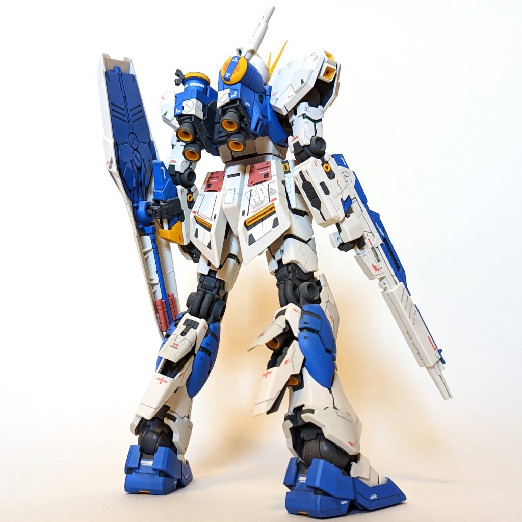 MG 1/100 νガンダム Ver.ka　後ろ姿ファンネル無