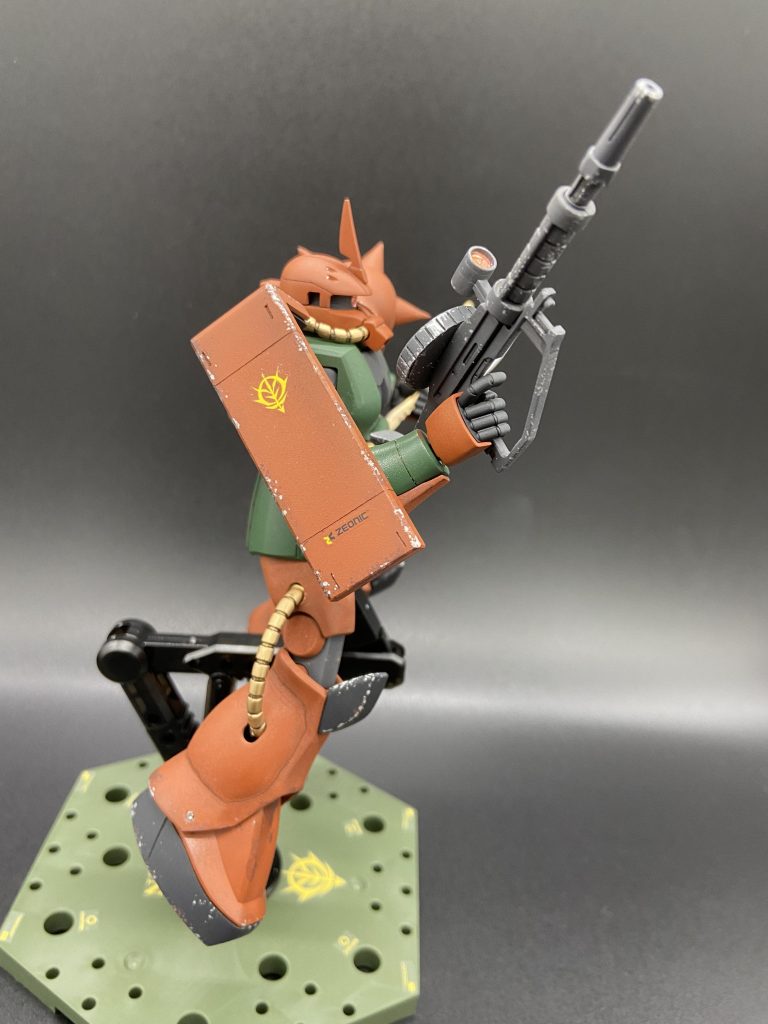 ザクⅡ ガルマ専用機–2枚目/制作者：MIKA