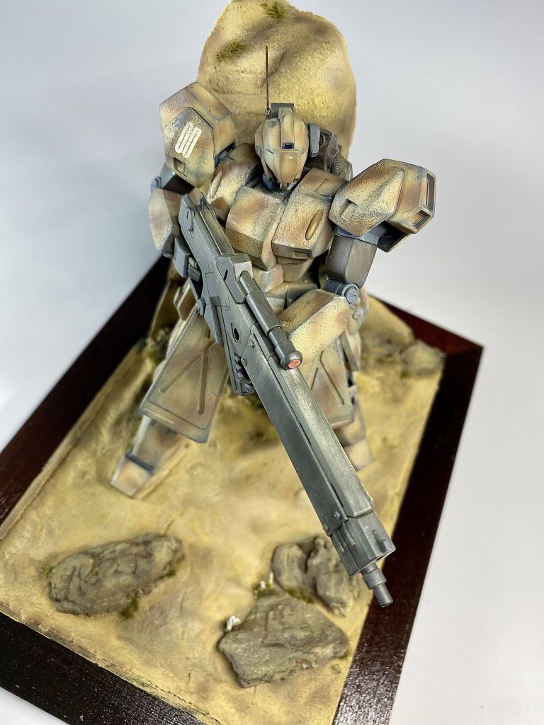 でかい銃が欲しかったので、市販の適当な銃を持たせました。本当はどデカい火炎放射器を持たせたかった!