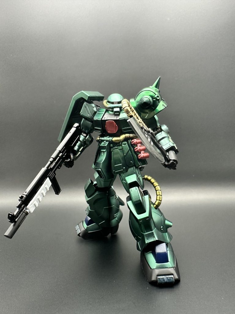 青はクレオスGX204メタルブルー下地黒から始めたが暗い色にしたかった為これで問題無しトータルでみたらカッコよく仕上がったかと？