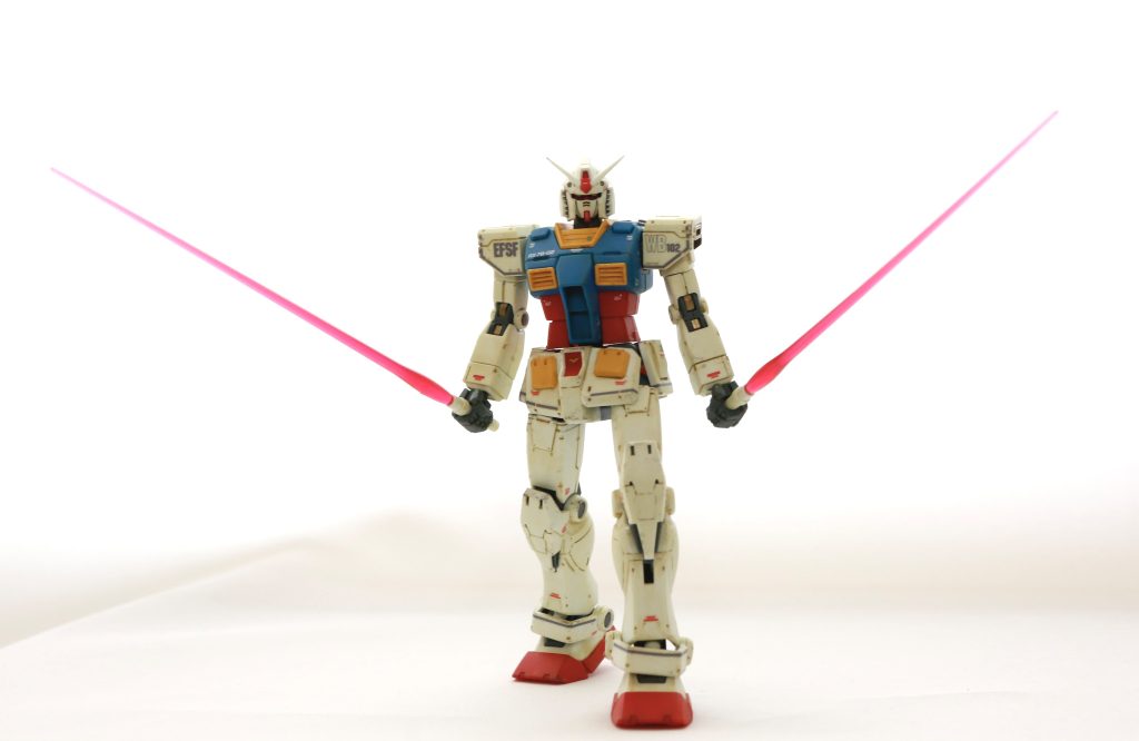 劇中シーン再現。殺る気マンマンの二刀流。