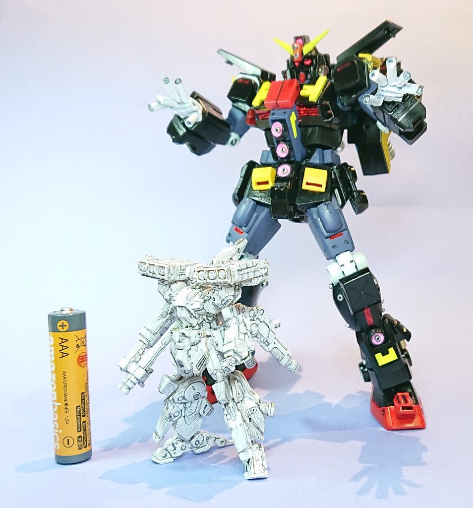 主催者に確認のところ、うしろでビックリしているサイコガンダムEG改は　装飾にて、プレゼント対象品ではないそうです。