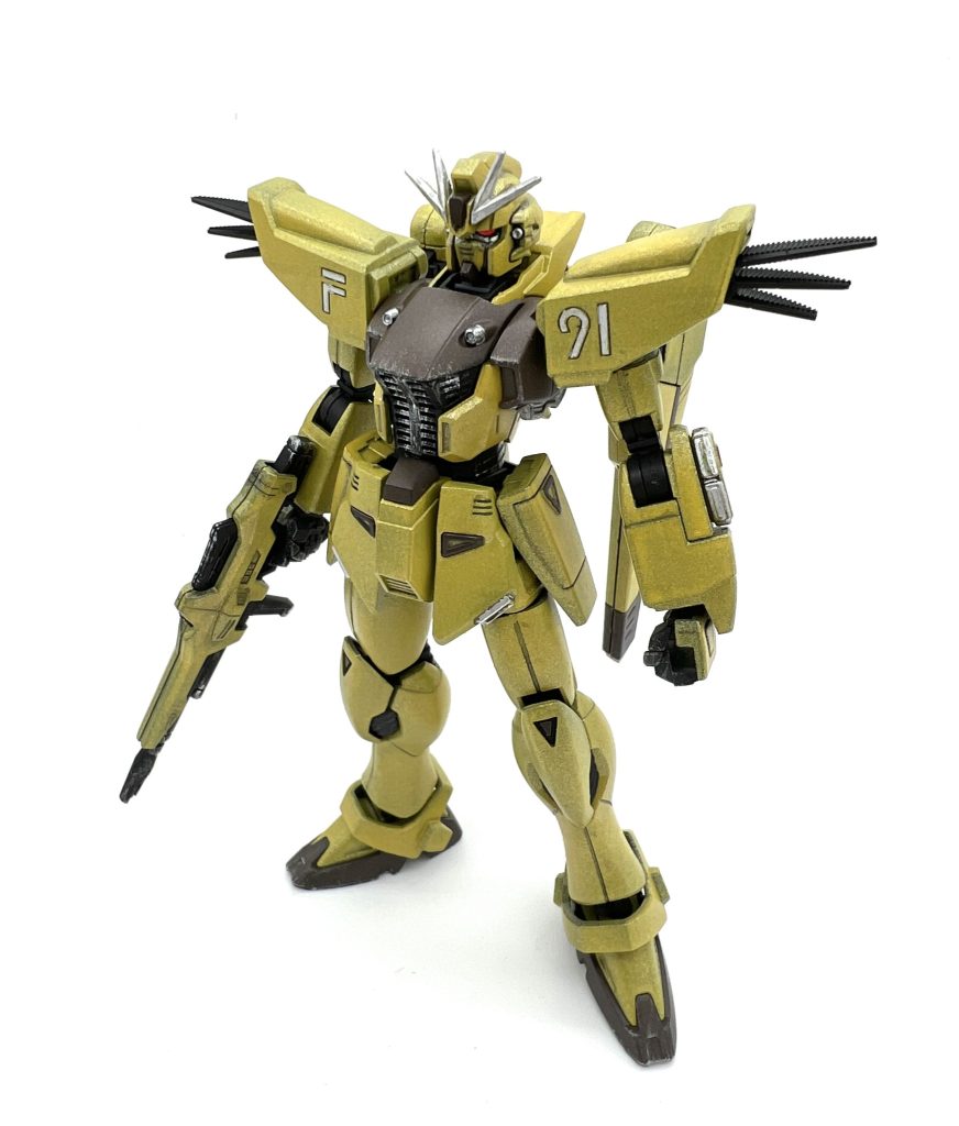 ベースカラーはゴールドに少しホワイトを混ぜたものであまりギラッとしない色をイメージしていましたが、まだまだ濃かったようです。差し色にはブラウンメタリック。ゴールド×ブラウンは「仮面ライダー龍騎」のオーディンをイメージしています。