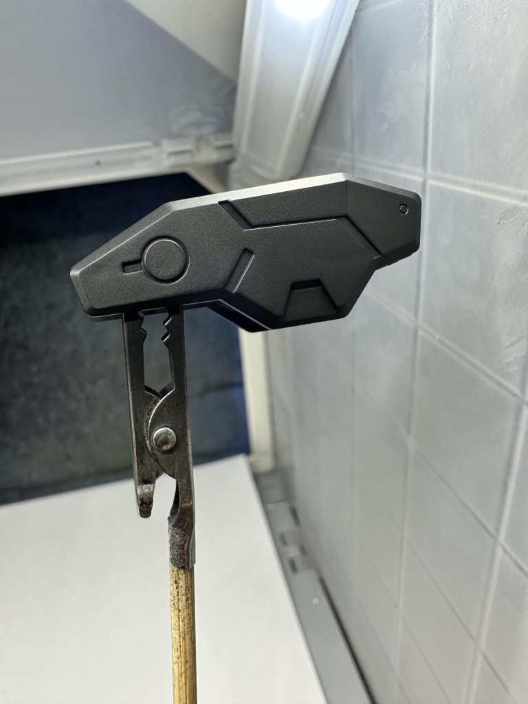 今回は表面処理も洗浄も全くせず塗装入りましたが、綺麗に塗れてますね。(写真は直吹の黒サフ)新規造形キットなら表面処理はしなくていいキットもわりかしあるかも。