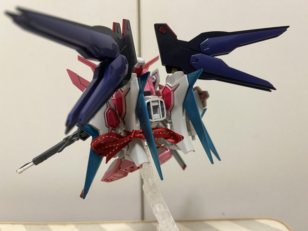 SD形態ではクスィフィアス3のが長いので立てませんw