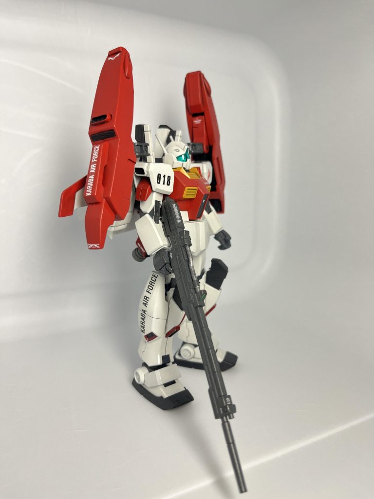 Zガンダムのライフルを改良したものを試験して欲しい…という設定で、ビームライフルにはリゼルやデルタプラスに採用されているものを装備させました。