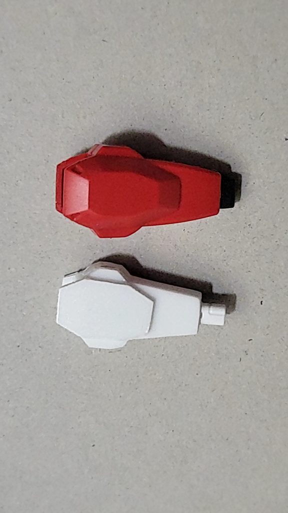 背部のドローンをプラバンなどでで4つ複製