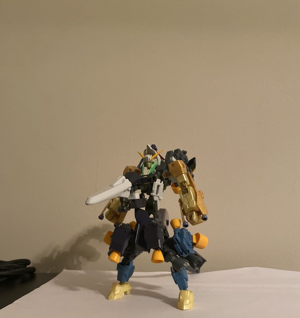 塗装する前は、ある程度の対称性が維持されていました。 今はただの傷と傷です。