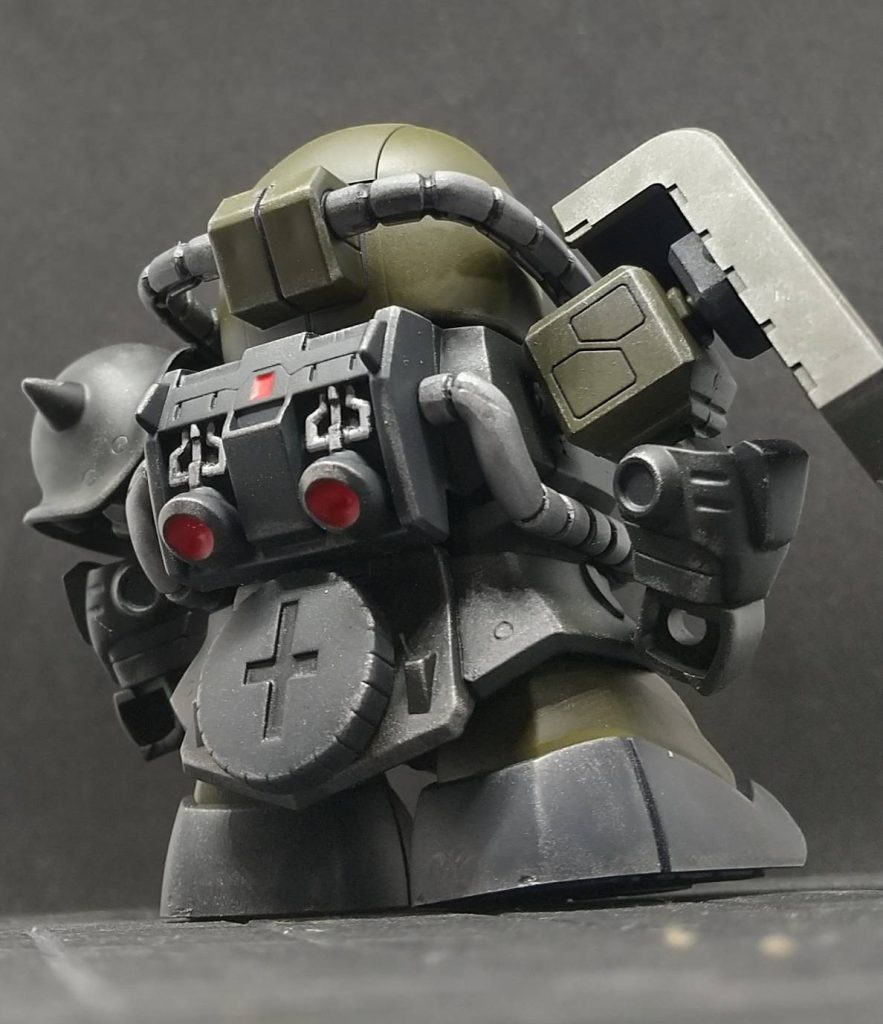 下からのアングルもドウゾ・・・SDにしてはかなりの重厚感が出せて満足いく塗装が出来ましたね。