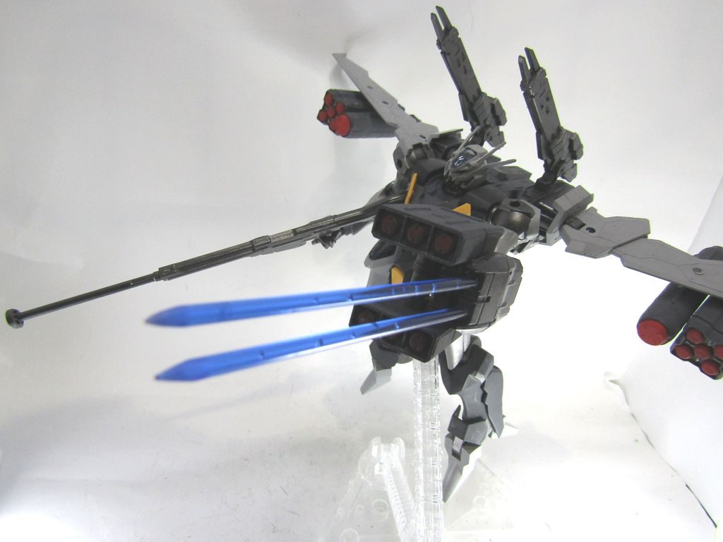 インファイトでもビームクロウで対応