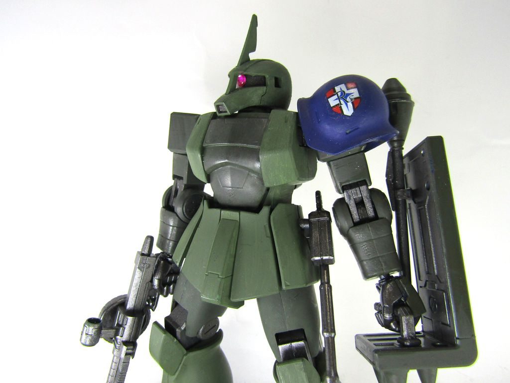 ということで、主に木こりなどをして生計を立てている男、ランバーラル でした。HGディランザの斧を見て思いついたネタでした。続く‥‥‥(?)