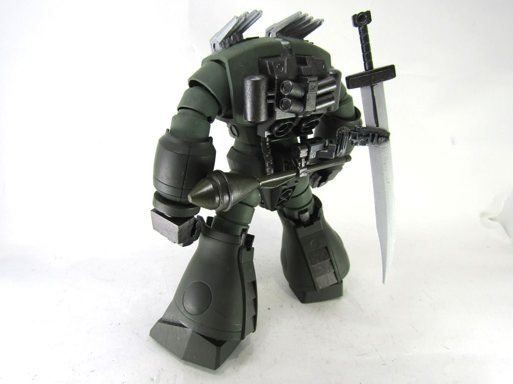 「行ってくる。”今度こそ”という言葉はあまり使いたくないものだな」虎の子のゾッゴックを駆り、ゲリラ戦法で連邦のモビルスーツを破壊する。