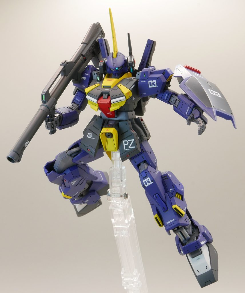 MK-Ⅱの量産機であるバーザム改。バズーカを構える姿がやっぱりハマります。