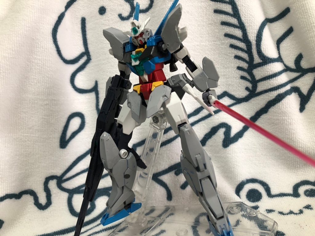 腰部にビームサーベルつけてる為、取り外し持たせられるが、コアガンダム2の手首はポロリは無いもののコアガンのサーベルが持てないので付け替えてます。