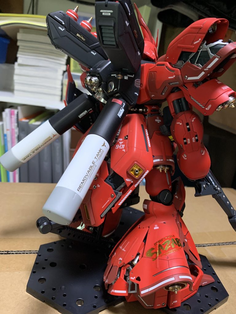 プロペラタンク塗り分けて、いやらしいくらいデカール貼り。