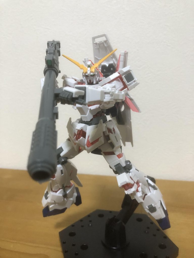 ハイパーバズーカ。デストロイモードだとアンテナに干渉して持たせ辛い。