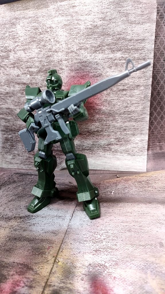 素組みのHGジムスナイパーです。ライフルの存在感でキットの良さが隠れているみたいに感じました。