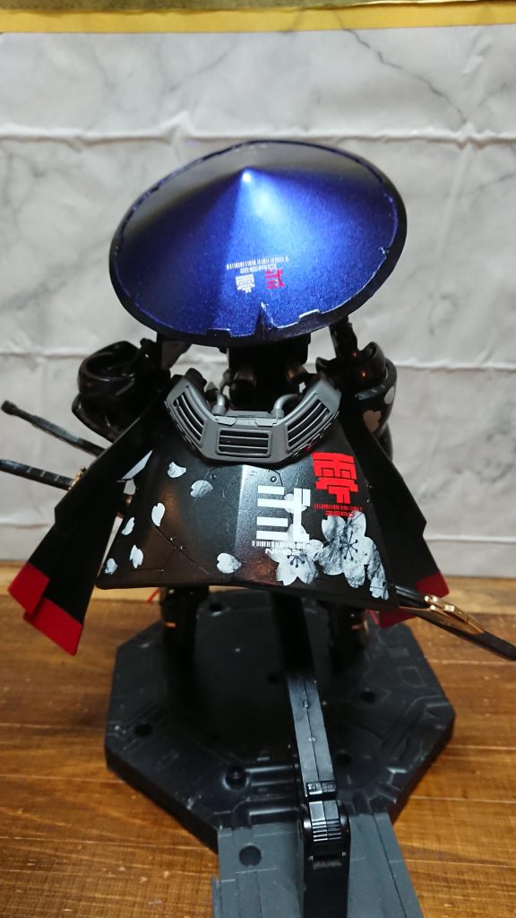 背中バーニア元のサンドロックを仕様していますが羽織バーニアが居合いのとき稼働し突発的なスピード出せる設定