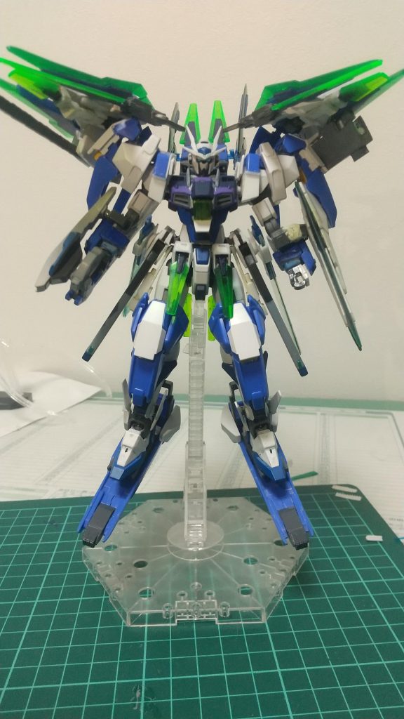 ダブルオースカイアヴァランチダッシュ(typeFX)ダブルオースカイにアヴァランチユニットをくっ付けられるように小改造してダブルオースカイ本体の装備は一切取り替えすることなく装備可能戦法としてはハルマルかペーネロペーです。ハイスピードで相手に接近しソードビットと近接武器で相手を切り裂きながら反撃される前に射程外に離脱する切り逃げ戦法もしくは奥の手による火力のごり押し