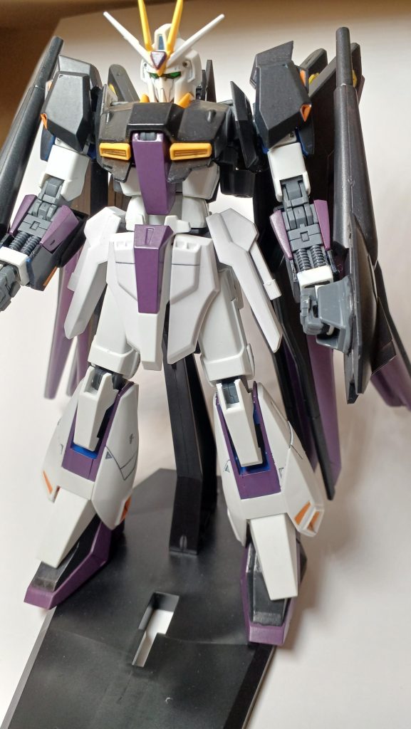 正面設定ではガンダムビルドダイバーズリライズで僕が乗る仮の専用機です。本当の僕専用機は現在制作中ですが近いうちに塗装するつもりなのであと少しです。この機体はあくまでも予備の機体ですね。だが予備といっても高出力で高性能な機体に仕上がってます!