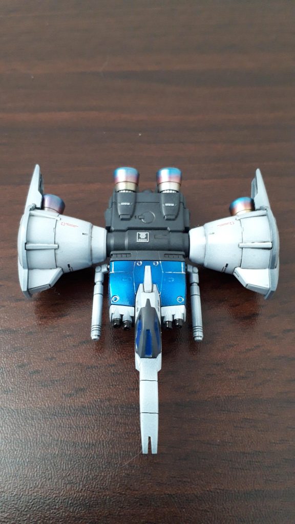 メインのホワイトの部分はパール塗装、胴体部はキャンディ塗装です。