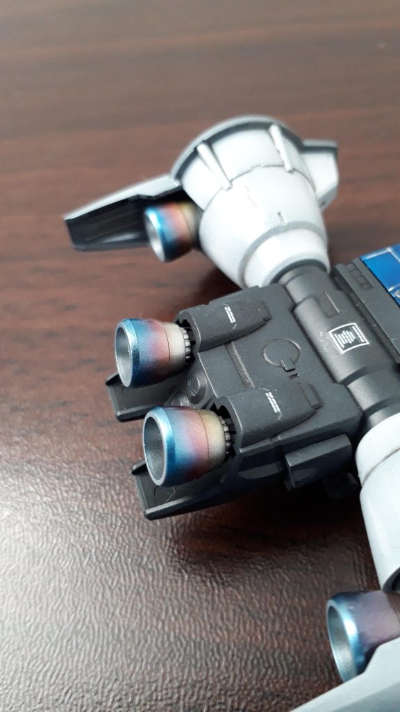 バーニアノズルは焼き色表現をしてみました。コチラはYouTuber オンドレヤスさんの動画を参考にさせて頂きました。