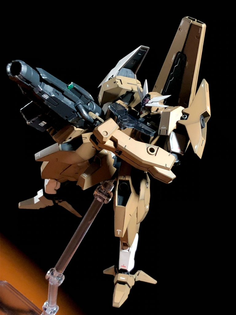 大型ライフルはなぜか銃口が塞がれているので開口の加工は効きます。合わせ目は本当に出ない優秀設計でした。