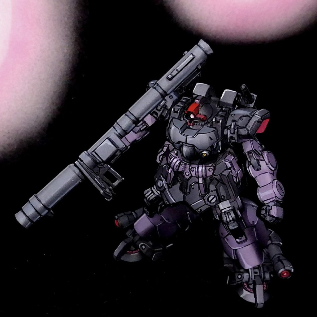 はい、最初完成ツイをコレでいこうと思ってました。。。塗装も宇宙空間っぽいこの黒背景を前提にやってまして。けど、イマイチ自信なく、先の手乗せてカットで完成ツイをしてしまった。