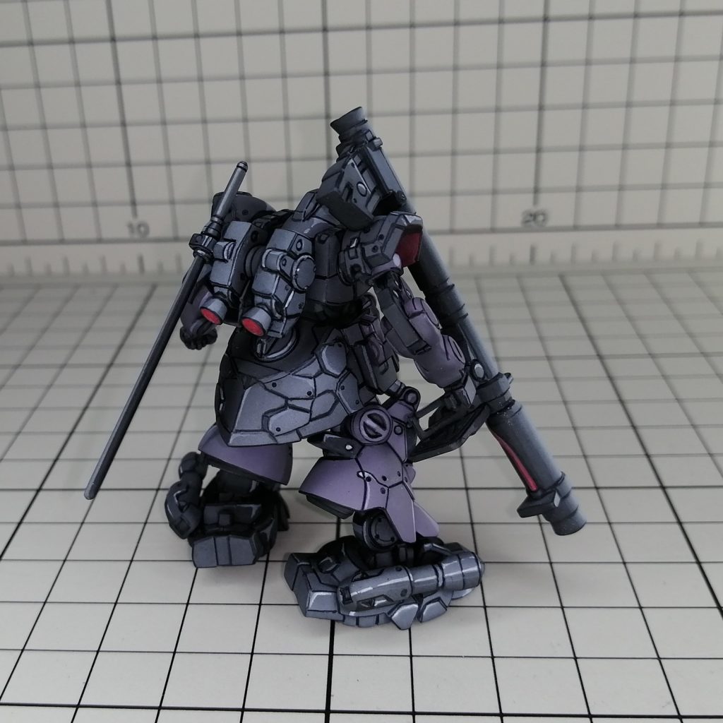 リックドム配色に寄せるにあたり、スカートのモールドも減らして、足回りは少し増やして、、、