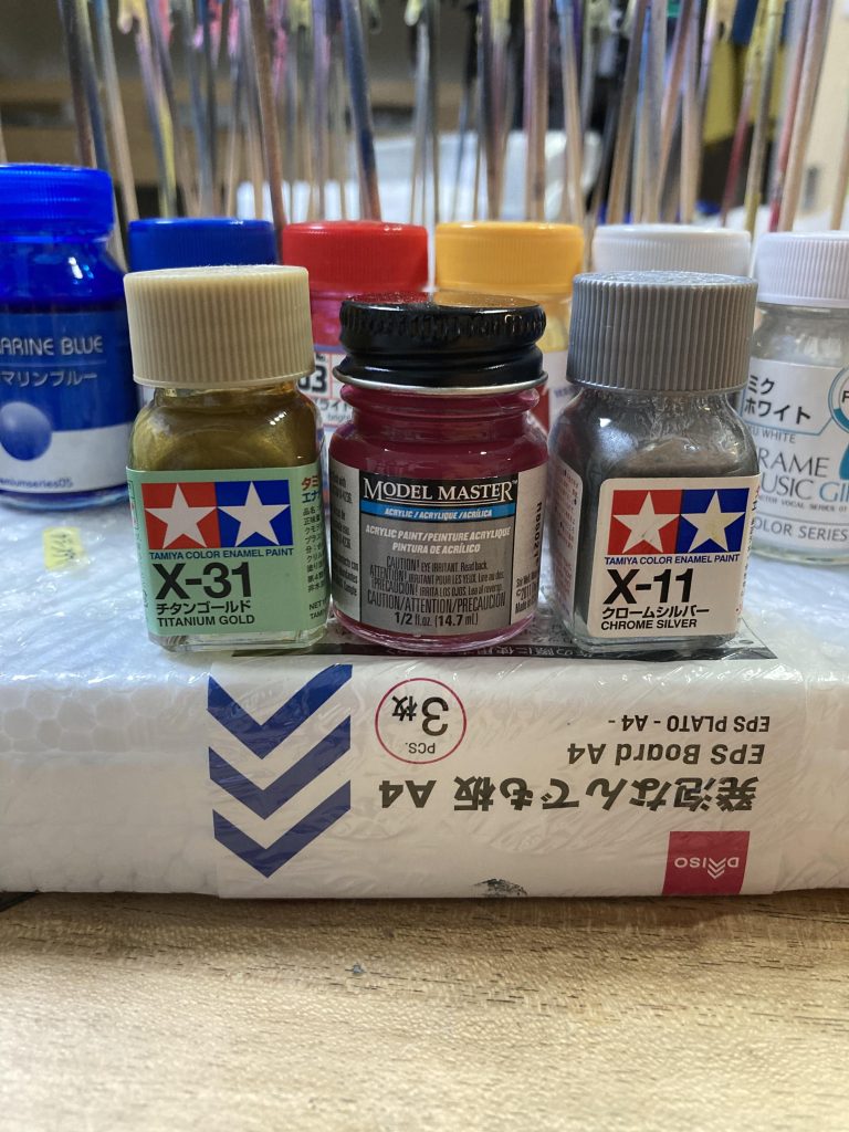 筆塗りの部分塗装にて使用