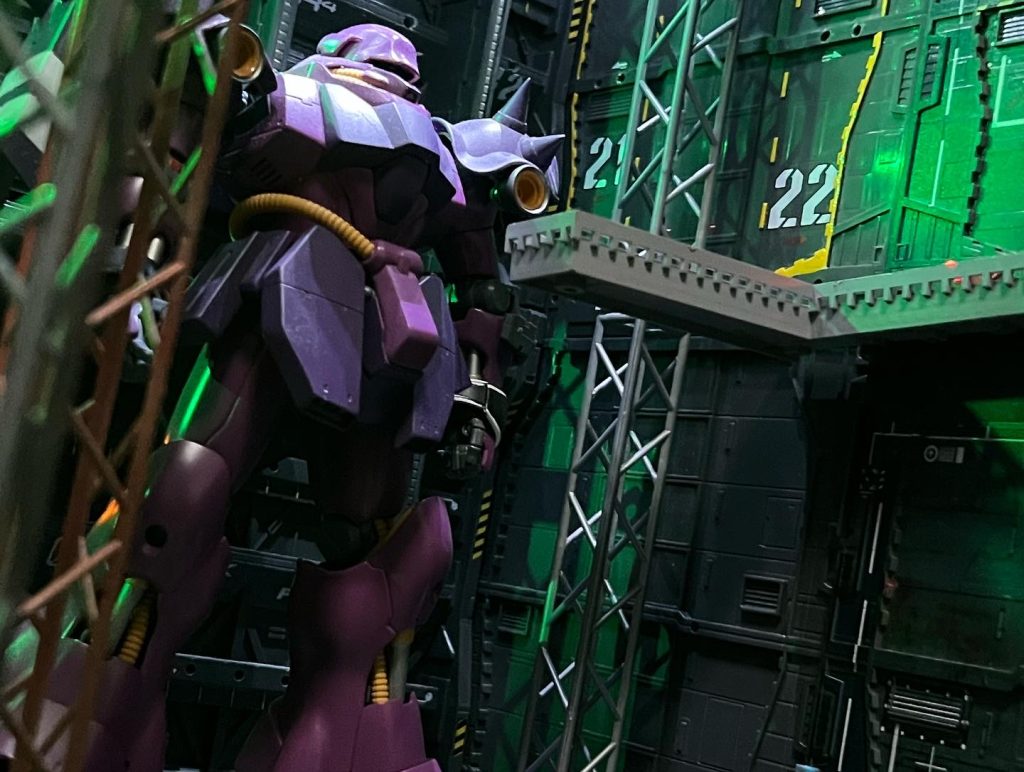 AE &NEO ZEON 袖付き部隊　フル•フロンタル親衛隊　MG  AMS-119C ギラドーガ　アンジェロ•ザウパー大尉カスタム専用機カラーver. & MS格納庫ジオラマ　✨✨✨✨✨–4枚目/制作者：SINANJU