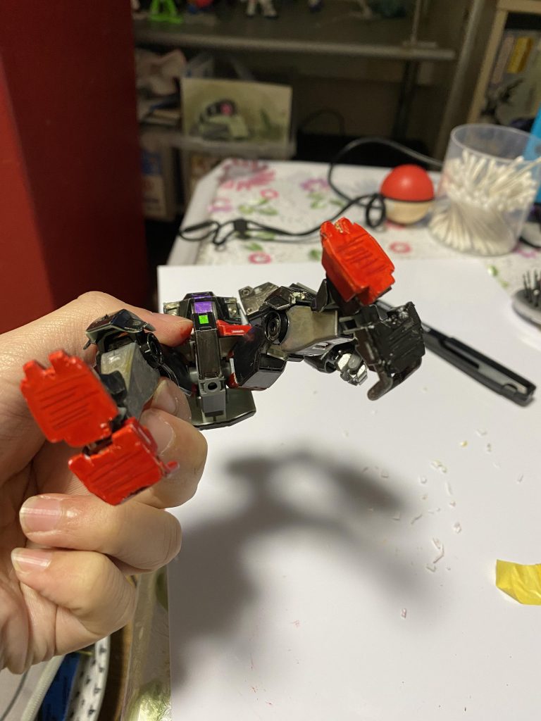 足のそこを……