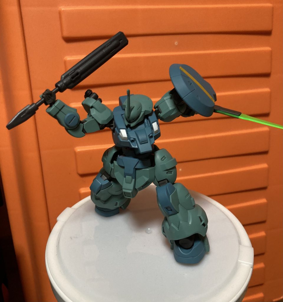 決闘屋と呼ばれたこの生徒は近接戦を好み、ヒートパルチザンを愛用していた。