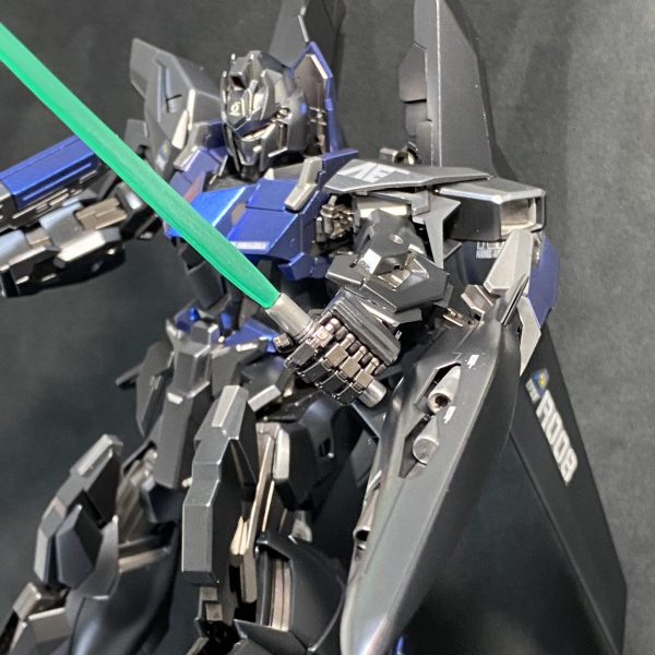 暗い色系の機体撮影は照明が命！