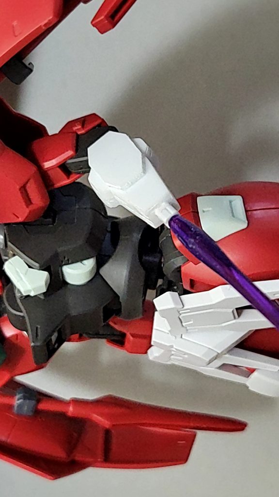 腕に取り付け可能フロントスカートはリバーシブルガンダムのものに変更