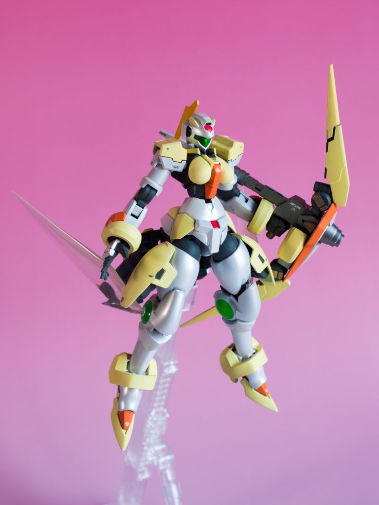 ホワイト部はクレオスのムーンストーンパール深みがあって良い白がでます